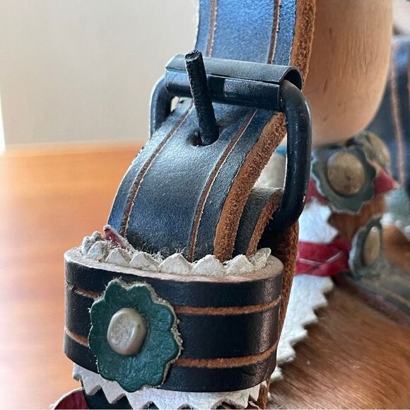 Vintage Hungarian Folk Art Wooden Horsehair Covered Canteen Flask Leather Strap - Picture 9 of 16